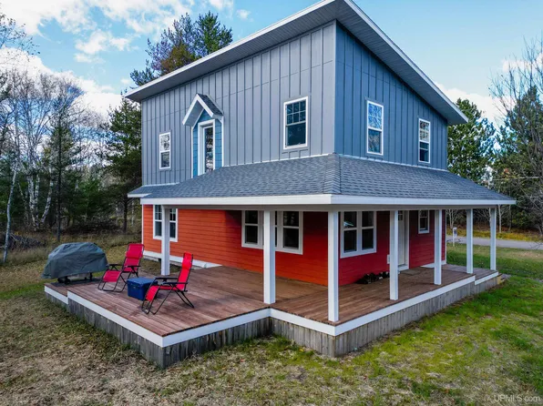 350 Taylor Rd, Gwinn, MI 49841