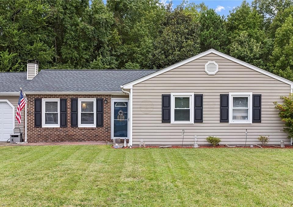 1st image of 215 Eastlawn Dr