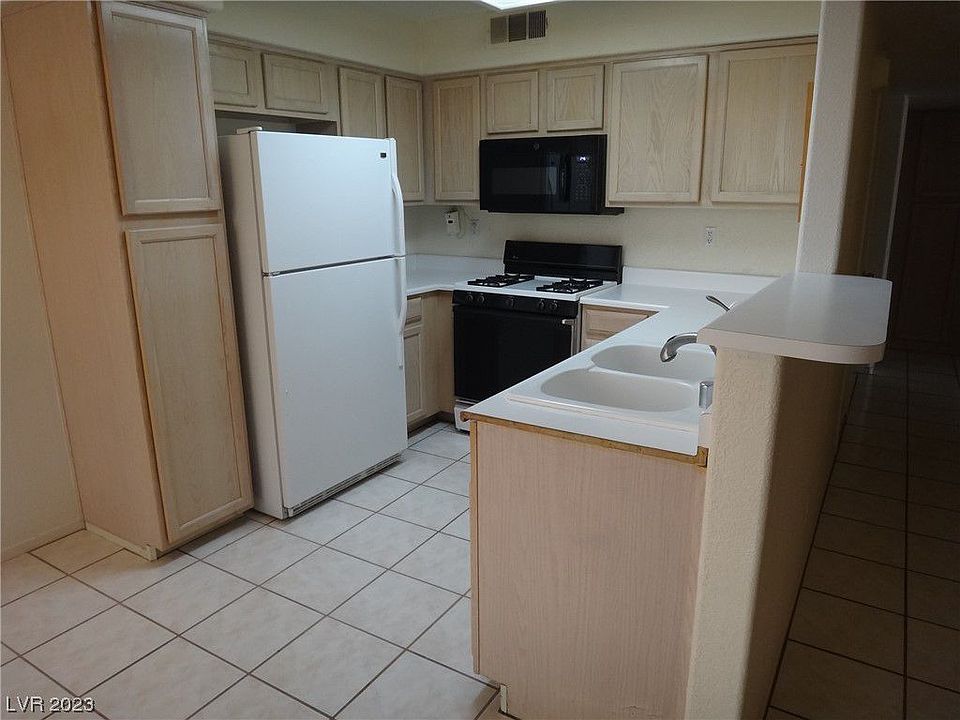 1st image of 3120 Tarpon Dr Unit 204
