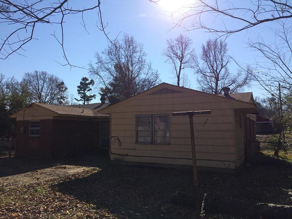 2nd image of 2480 Brewster Ave
