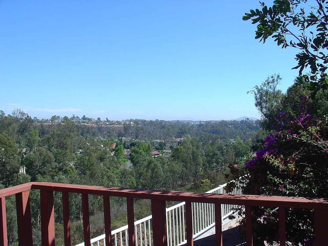 4 bed, 2.5 bath, 2250 sqft, $4,500 — Photo 2