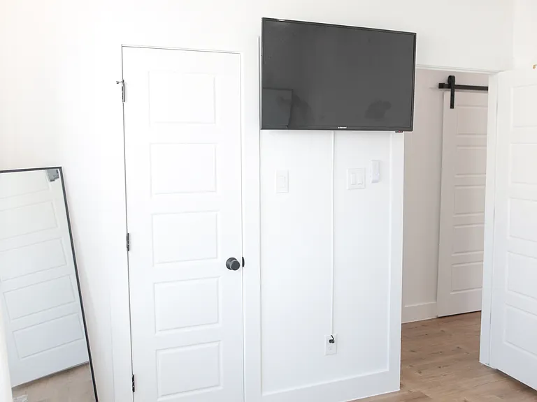 Second bedroom.