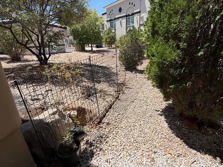 2075 S Sir Monte Dr #13 — Photo 37