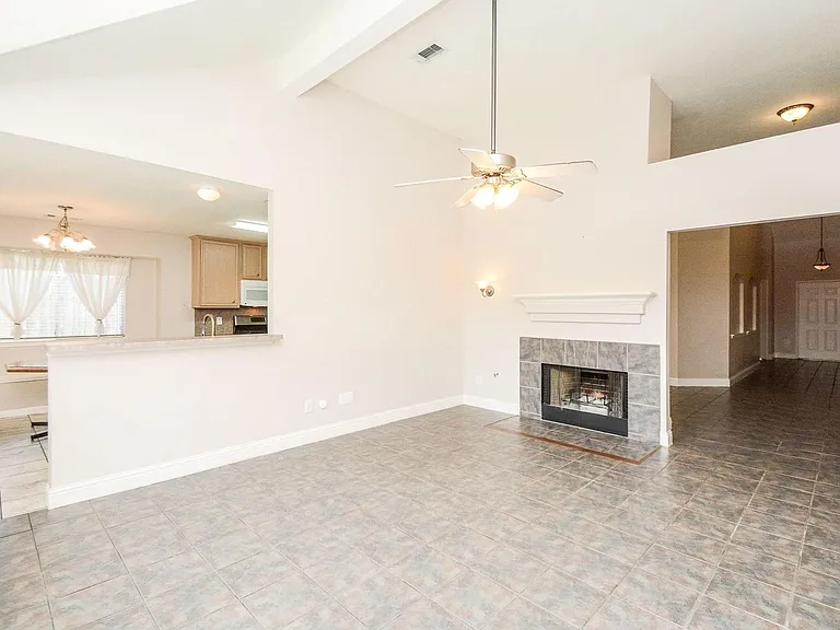 19715 Lindenfield Ct — Photo 7
