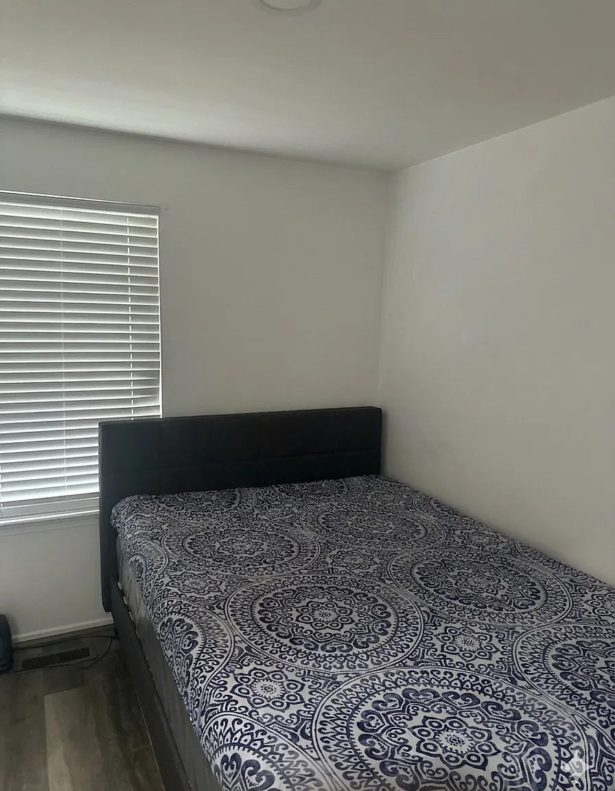 3 bed, 1956 sqft, $2,550 — Photo 4