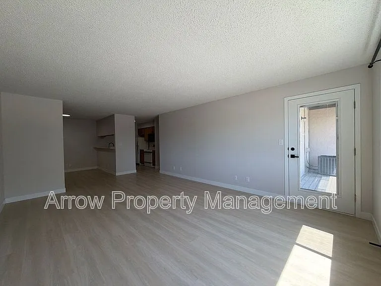2334 N 44th St #19 — Photo 5
