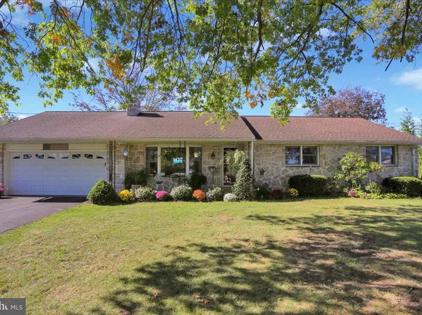 31 Martin Ave, Gilbertsville, PA 19525