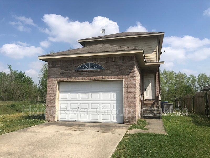 1st image of 1411 Lake View Cir W