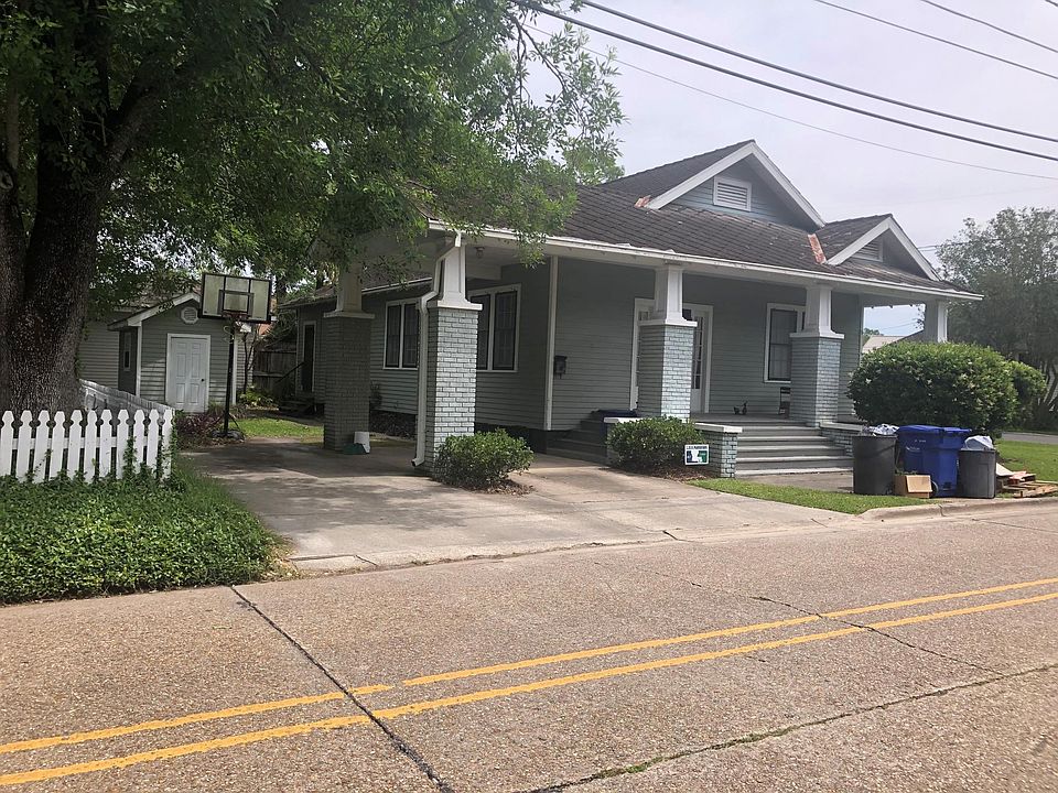 2nd image of 109 E 5th St