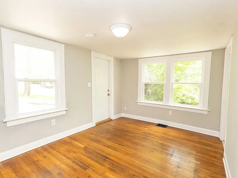 1812 John Ross Rd — Photo 15