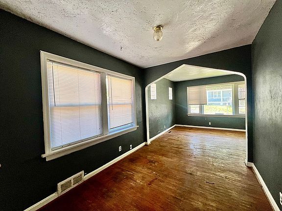 2nd image of 6052 Thekla Ave