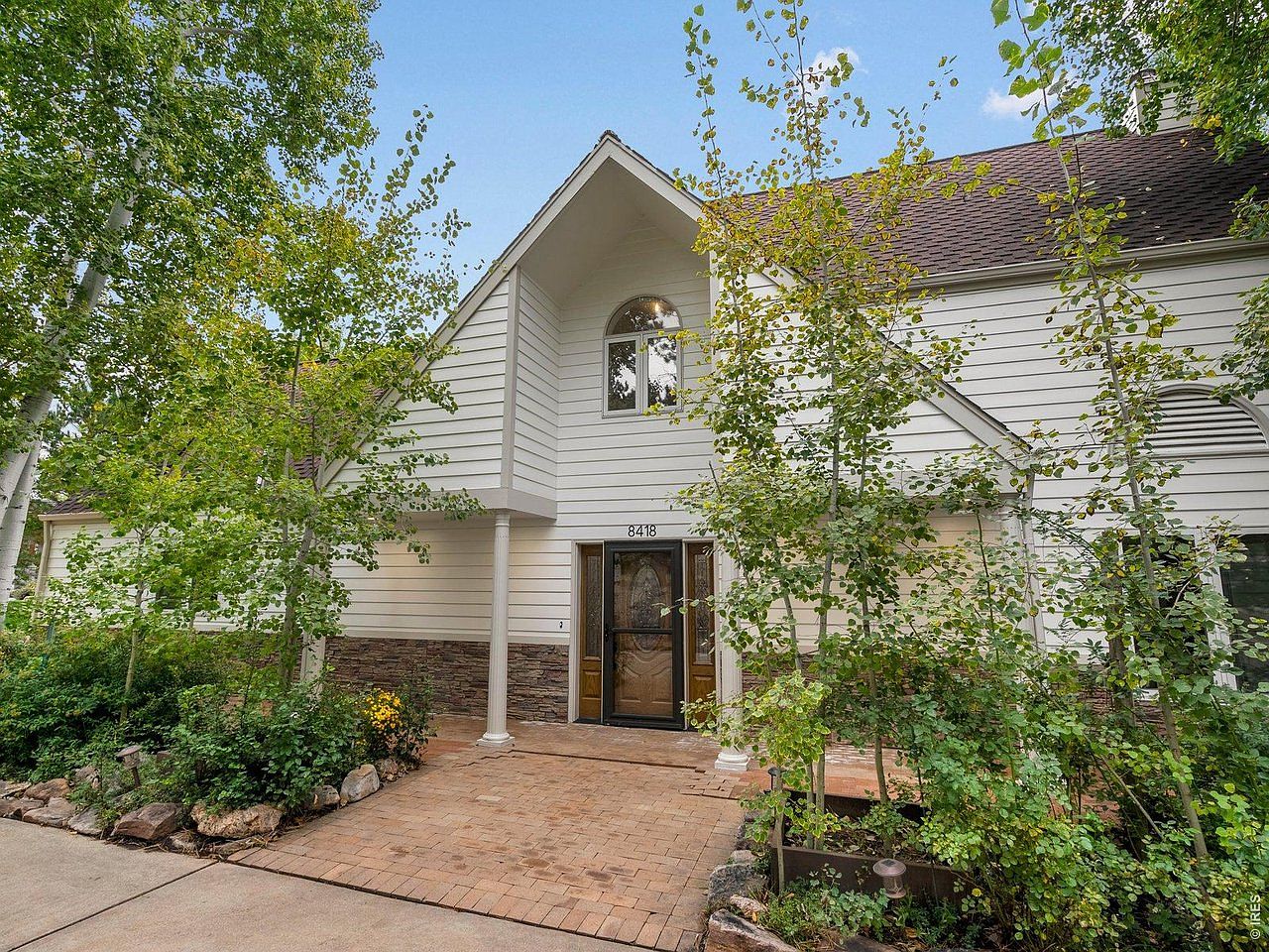 8418 Stirrup Ln - Photo 3