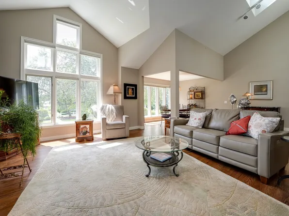 5328 Lighthouse Bay Dr, Madison, WI 53704