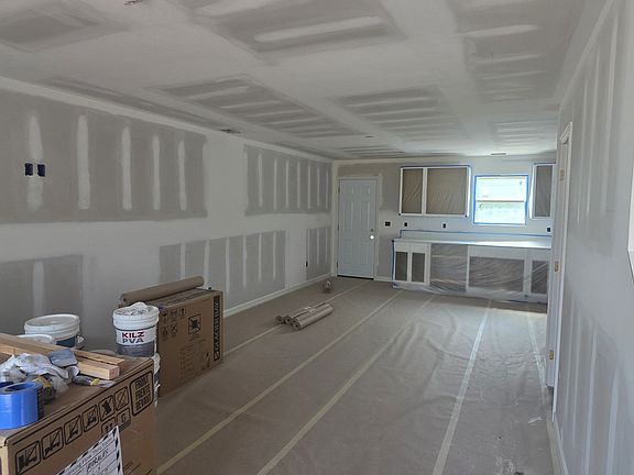 5th image of 219 Mullican St #1
