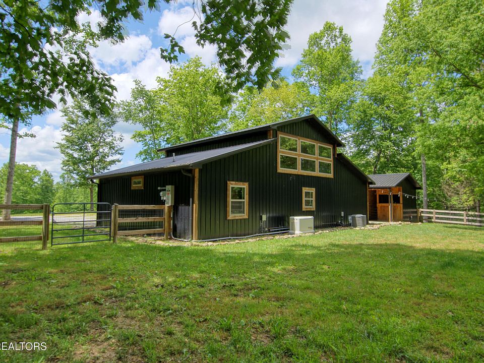 28th image of 279 Crouch Branch Ln