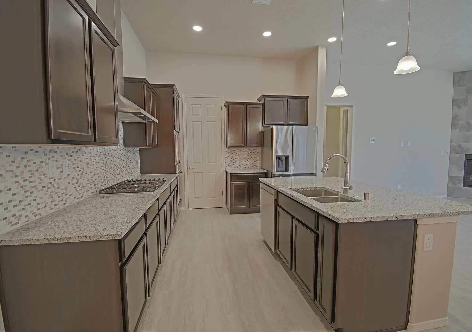 Three Bedroom / Three Bathroom Home in Mariposa Available for Immediate Move In! — Photo 1