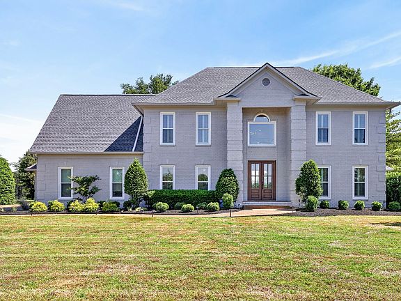 2nd image of 209 Barrington Ct W
