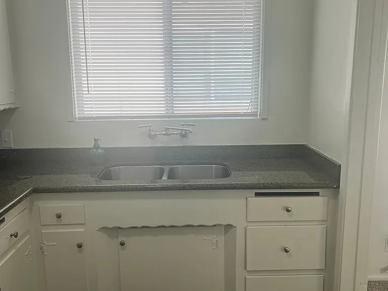13840 Christine Dr — Photo 11