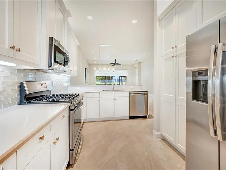 28496 Burano Dr — Photo 14