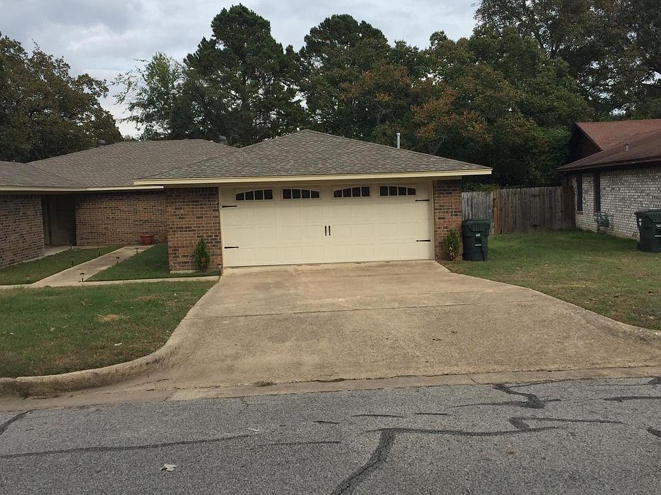 1st image of 4708 Edinburgh Dr