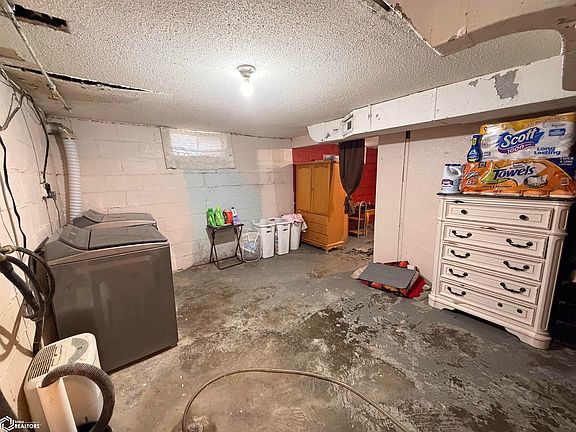 5th image of 1225 Monroe Ave