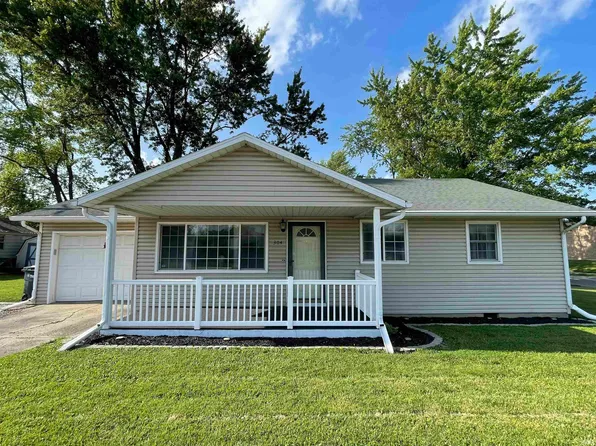 304 E 26th St, Muncie, IN 47302