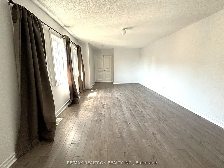511 William Forster Rd — Photo 16