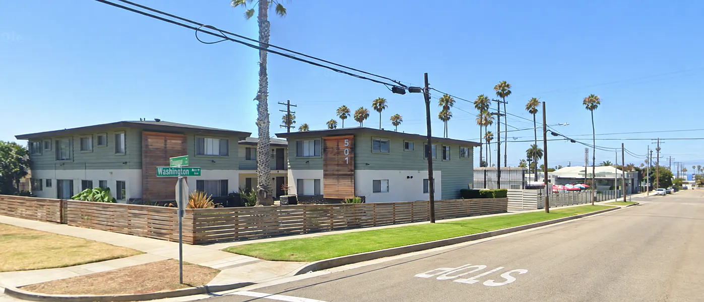2 bed, 825 sqft, $3,095 — Photo 2