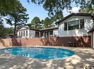 2002 W Lake Dr, Gladewater, TX 75647