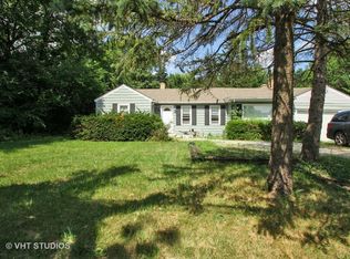 2944 Dundee Rd, Northbrook, IL 60062