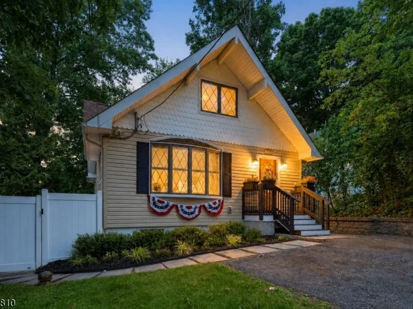 306 West End Ave, Hopatcong Boro, NJ 07843