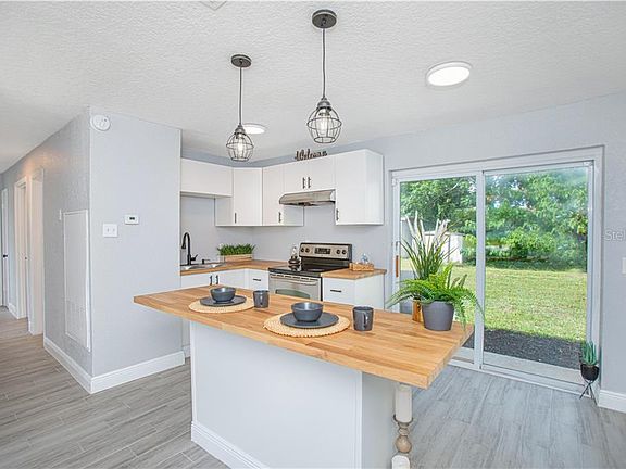 5th image of 2302 Juno Ave