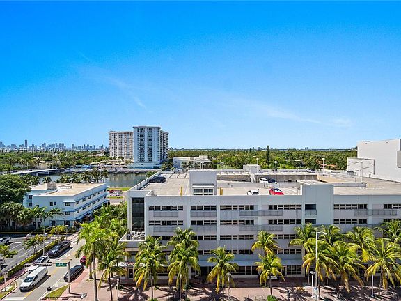 4th image of 4301 Collins Ave APT 901