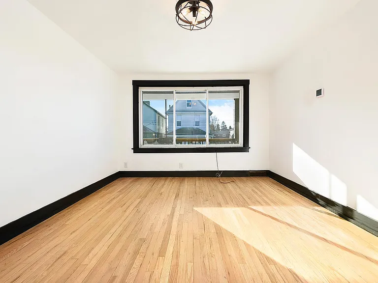 209 Mary St #2 — Photo 10