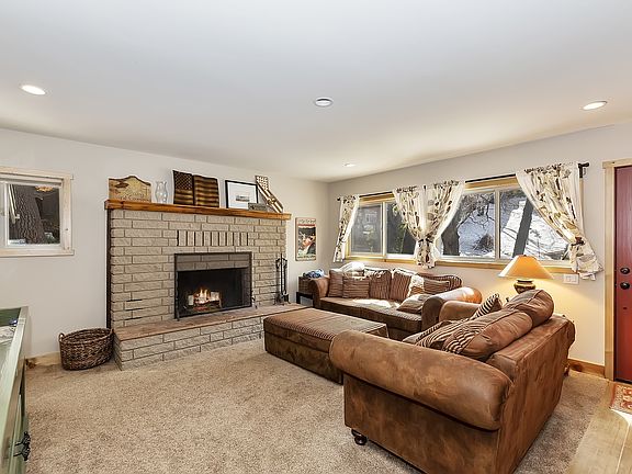 3rd image of 33284 Wildrose Ln