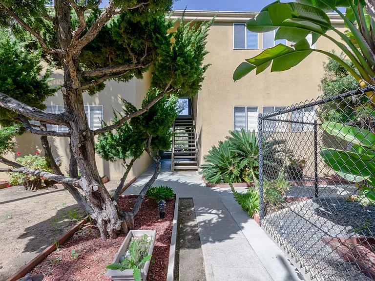 Antone Apartments — Photo 77