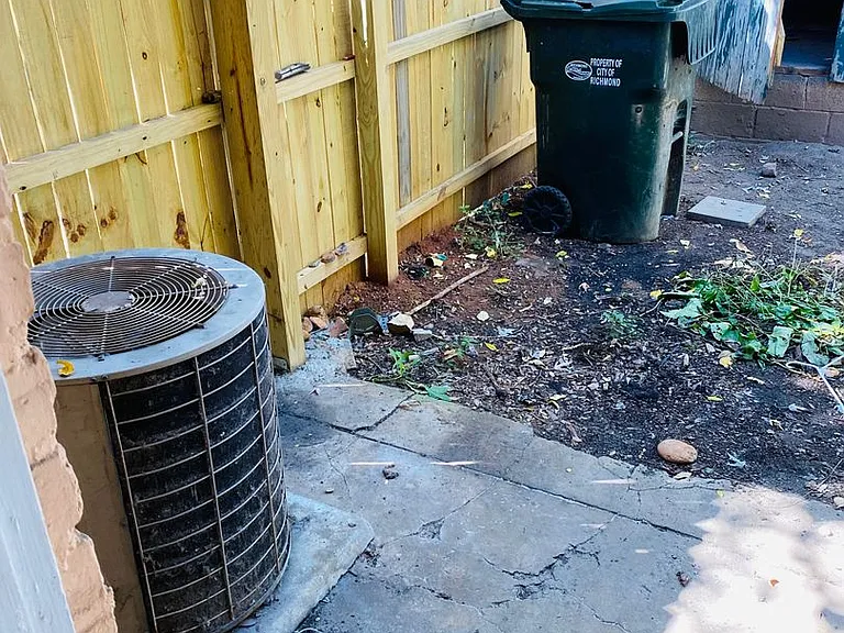2 N. Dooley Ave. — Photo 16