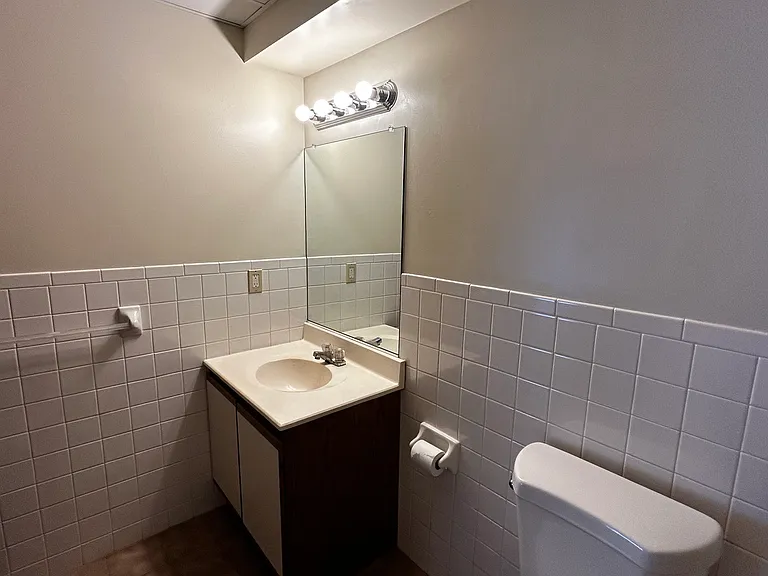 916 Kings Rd #304 — Photo 4