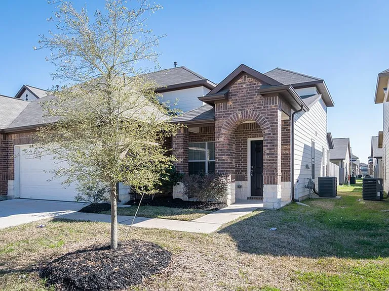 12246 Dona Ln — Photo 3
