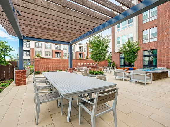 Encore Rise apartments community photo