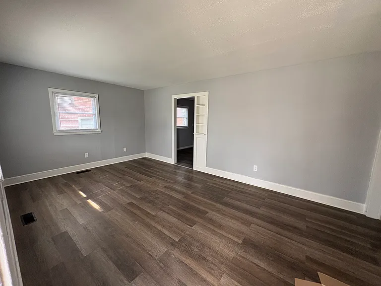 723 South Ave — Photo 4