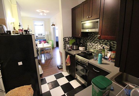 4th image of 310 W 109th St APT 9