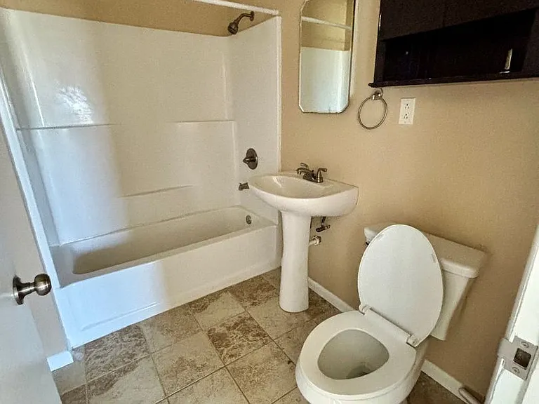 11015 Lakeview Dr — Photo 11
