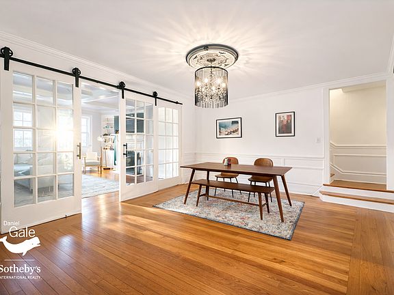 2nd image of 194 Burns St Floor 3