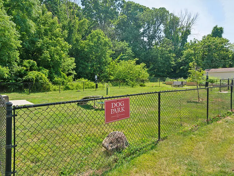 Meetinghouse Apartments & Townhouses — Photo 21