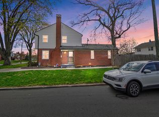 3033 Wicklow Rd, Columbus, OH 43204