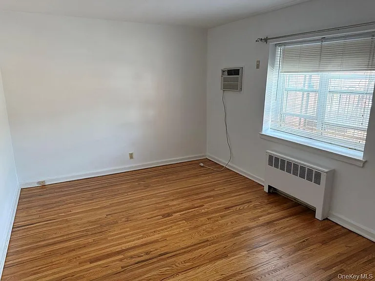 221 Middle Neck Rd #C1 — Photo 9