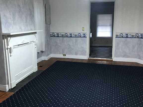 2nd image of 215 Short St