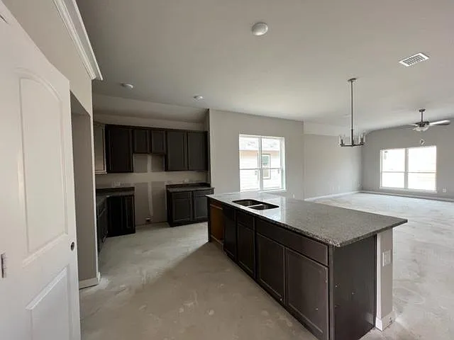 3051 Dade Loop — Photo 2