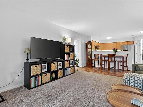 3rd image of 1523 Long Meadow Trl